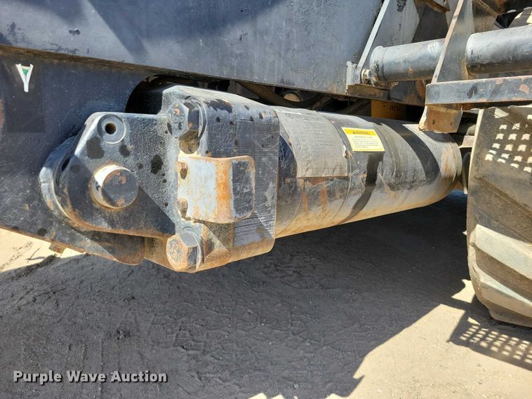 image for item EE0939 1998 Caterpillar Challenger 75E tractor