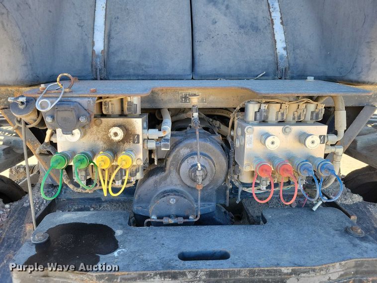 image for item EE0939 1998 Caterpillar Challenger 75E tractor