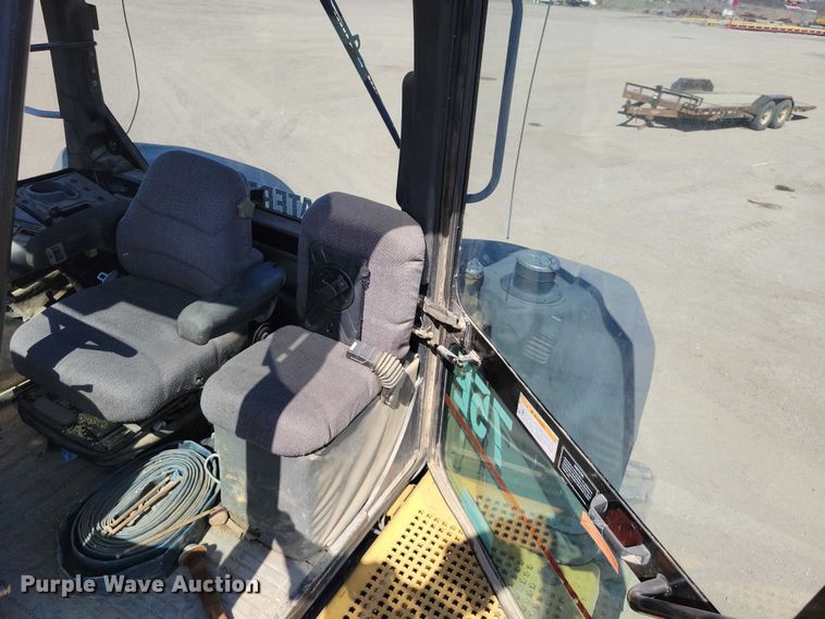 image for item EE0939 1998 Caterpillar Challenger 75E tractor