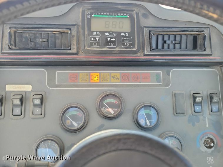 image for item EE0939 1998 Caterpillar Challenger 75E tractor