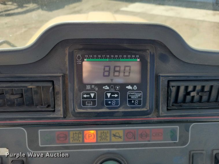 image for item EE0939 1998 Caterpillar Challenger 75E tractor