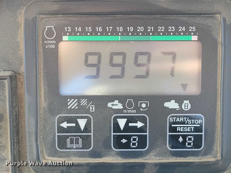 image for item EE0939 1998 Caterpillar Challenger 75E tractor