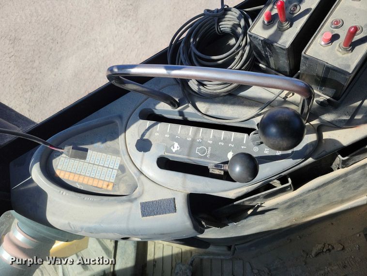 image for item EE0939 1998 Caterpillar Challenger 75E tractor