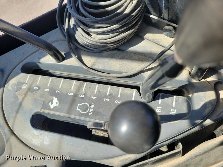 image for item EE0939 1998 Caterpillar Challenger 75E tractor