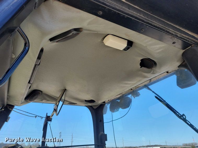 image for item EE0939 1998 Caterpillar Challenger 75E tractor