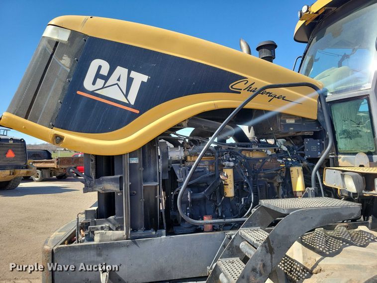 image for item EE0939 1998 Caterpillar Challenger 75E tractor