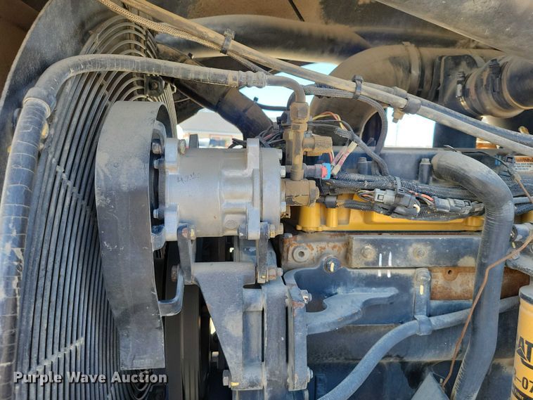 image for item EE0939 1998 Caterpillar Challenger 75E tractor