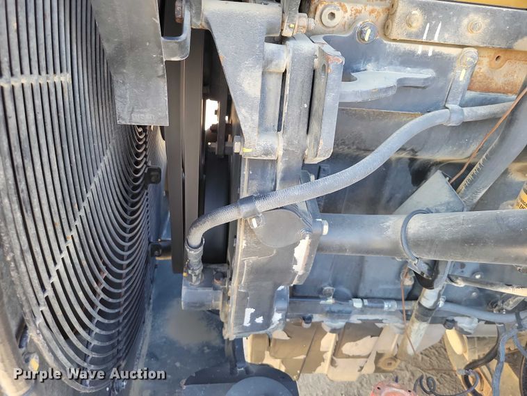 image for item EE0939 1998 Caterpillar Challenger 75E tractor