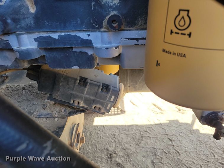 image for item EE0939 1998 Caterpillar Challenger 75E tractor