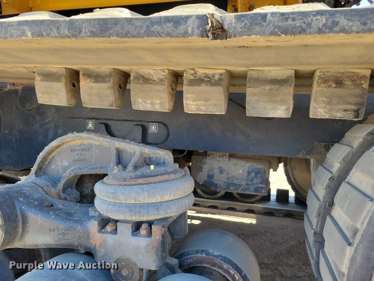 image for item EE0939 1998 Caterpillar Challenger 75E tractor