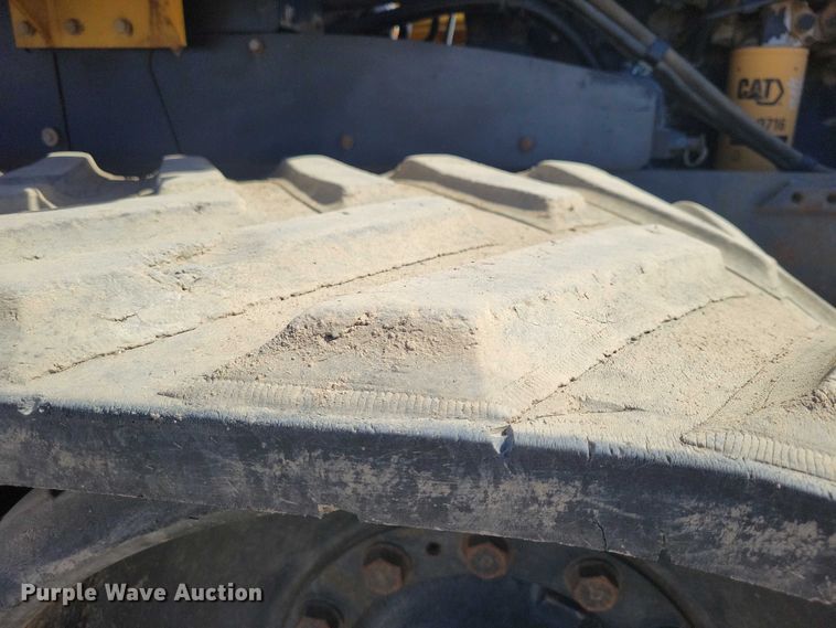 image for item EE0939 1998 Caterpillar Challenger 75E tractor