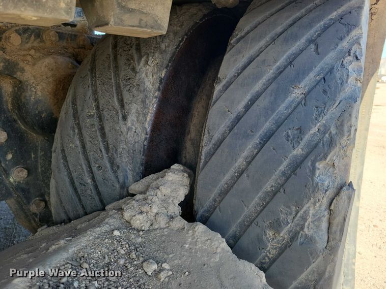 image for item EE0939 1998 Caterpillar Challenger 75E tractor