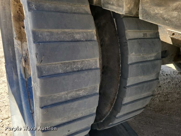 image for item EE0939 1998 Caterpillar Challenger 75E tractor