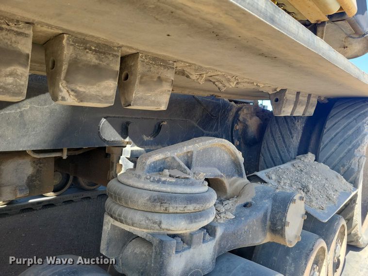 image for item EE0939 1998 Caterpillar Challenger 75E tractor