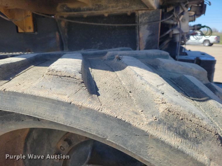 image for item EE0939 1998 Caterpillar Challenger 75E tractor