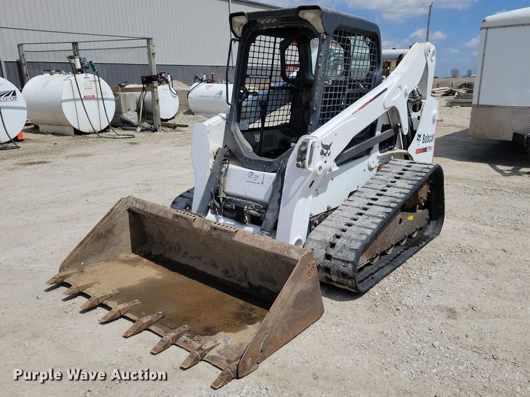 image for item EE0941 2012 Bobcat T650 tracked skid steer loader
