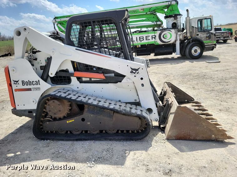 image for item EE0941 2012 Bobcat T650 tracked skid steer loader
