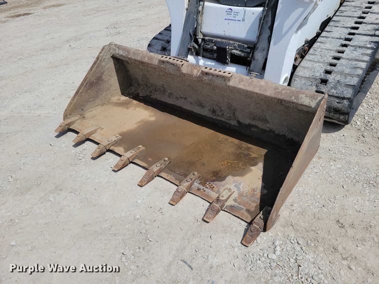 image for item EE0941 2012 Bobcat T650 tracked skid steer loader