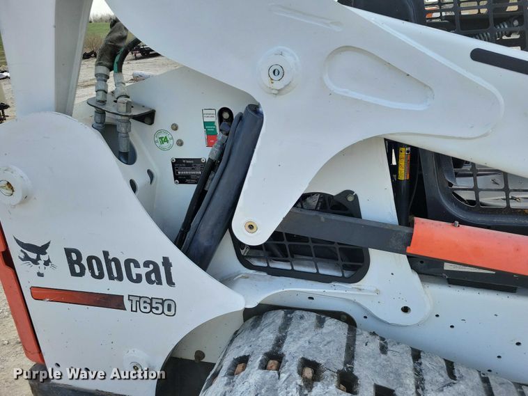 image for item EE0941 2012 Bobcat T650 tracked skid steer loader