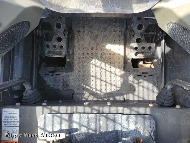 image for item EE0941 2012 Bobcat T650 tracked skid steer loader