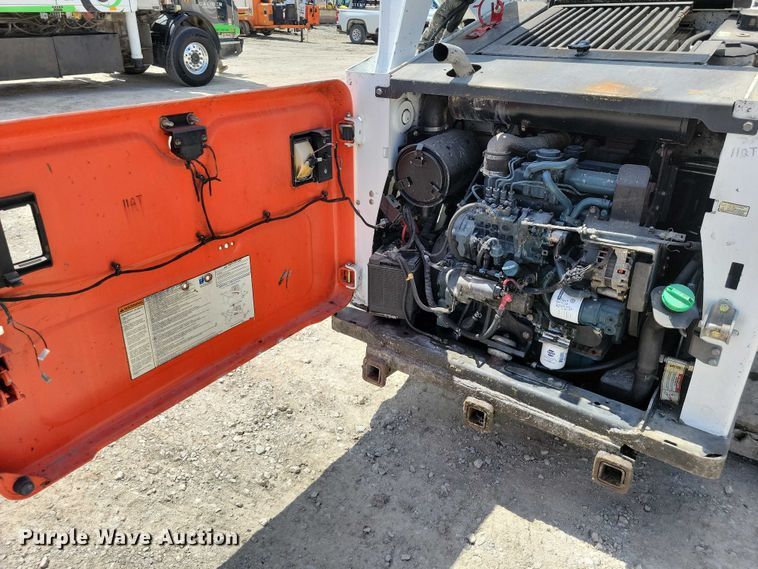 image for item EE0941 2012 Bobcat T650 tracked skid steer loader