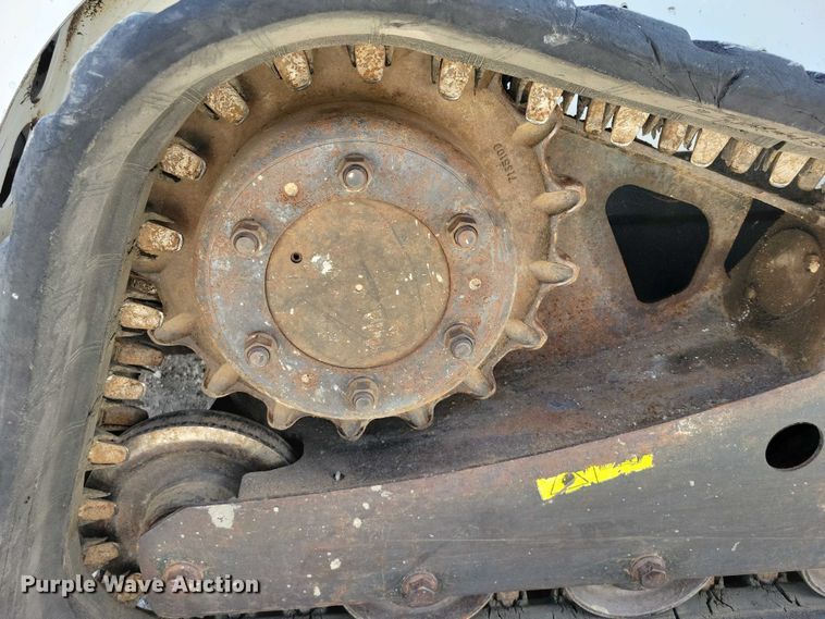 image for item EE0941 2012 Bobcat T650 tracked skid steer loader