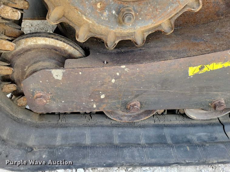 image for item EE0941 2012 Bobcat T650 tracked skid steer loader