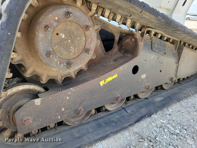 image for item EE0941 2012 Bobcat T650 tracked skid steer loader