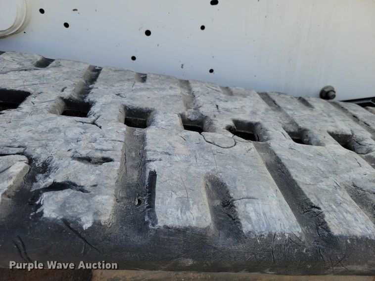 image for item EE0941 2012 Bobcat T650 tracked skid steer loader