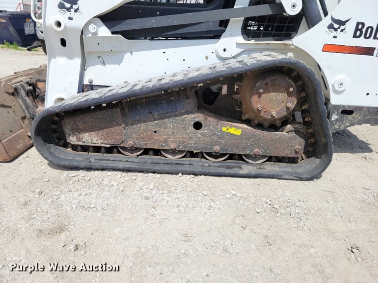 image for item EE0941 2012 Bobcat T650 tracked skid steer loader