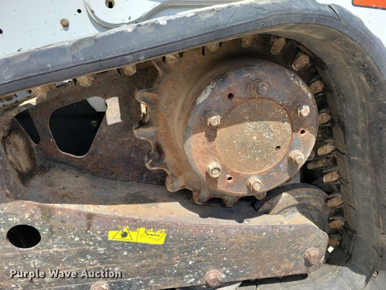 image for item EE0941 2012 Bobcat T650 tracked skid steer loader