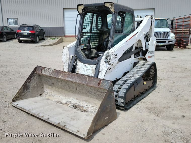image for item EE0942 2014 Bobcat T650 tracked skid steer loader