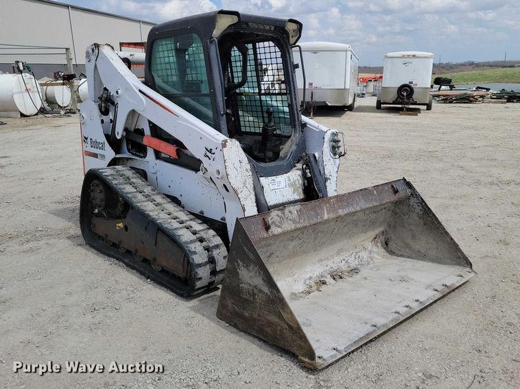 image for item EE0942 2014 Bobcat T650 tracked skid steer loader