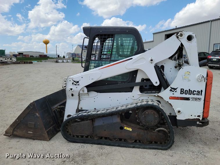 image for item EE0942 2014 Bobcat T650 tracked skid steer loader