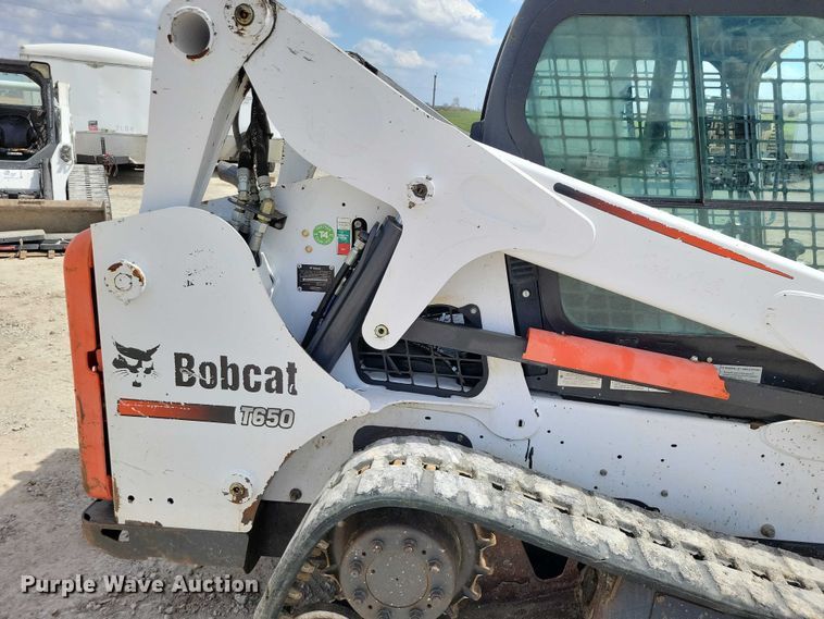 image for item EE0942 2014 Bobcat T650 tracked skid steer loader