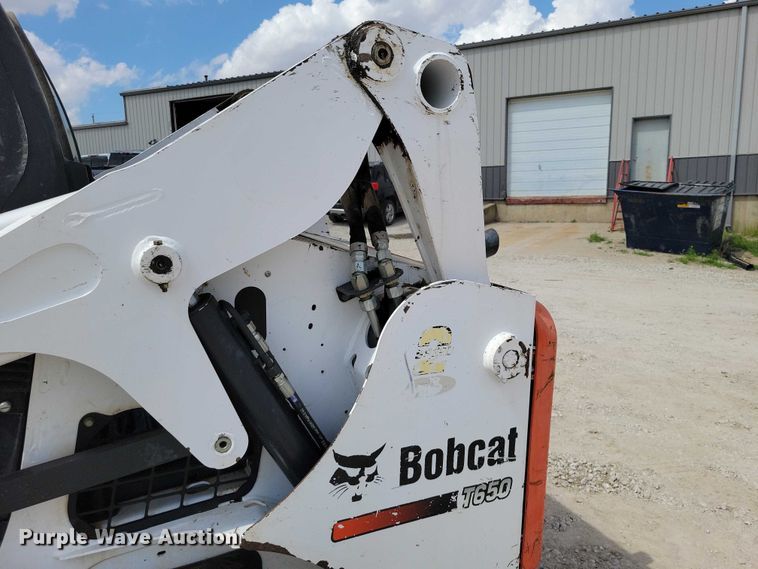 image for item EE0942 2014 Bobcat T650 tracked skid steer loader