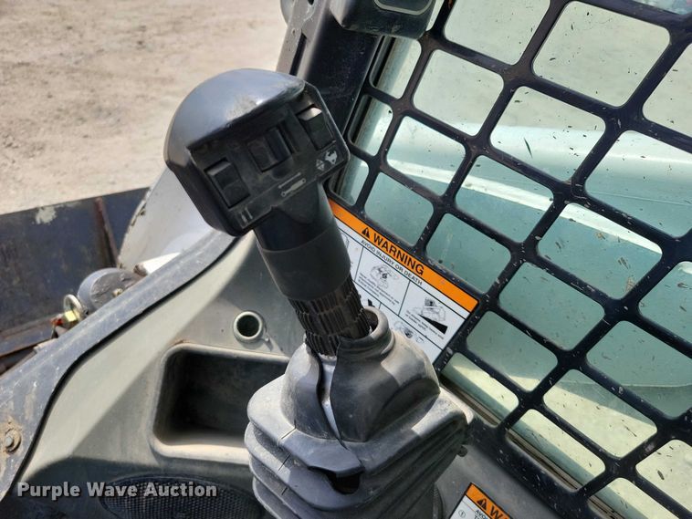 image for item EE0942 2014 Bobcat T650 tracked skid steer loader