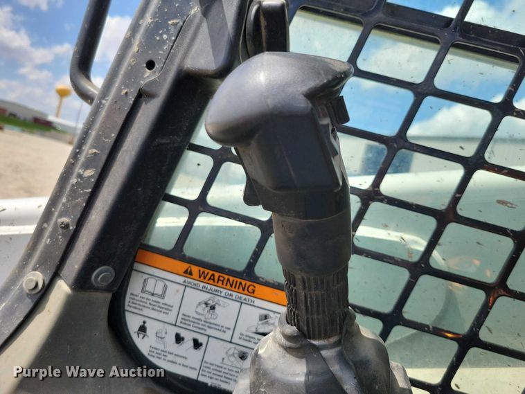 image for item EE0942 2014 Bobcat T650 tracked skid steer loader