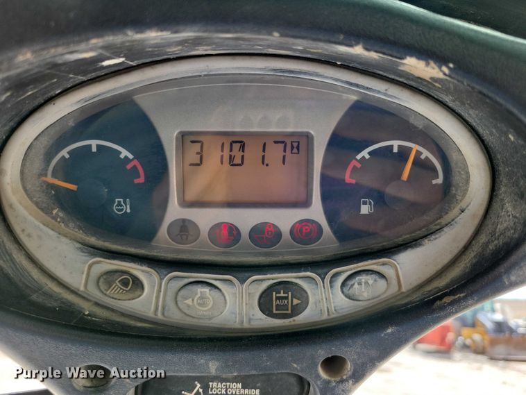 image for item EE0942 2014 Bobcat T650 tracked skid steer loader