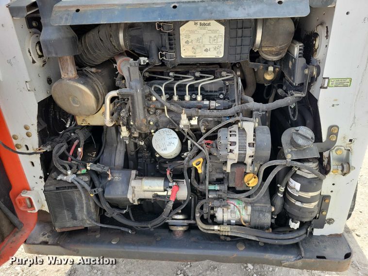 image for item EE0942 2014 Bobcat T650 tracked skid steer loader