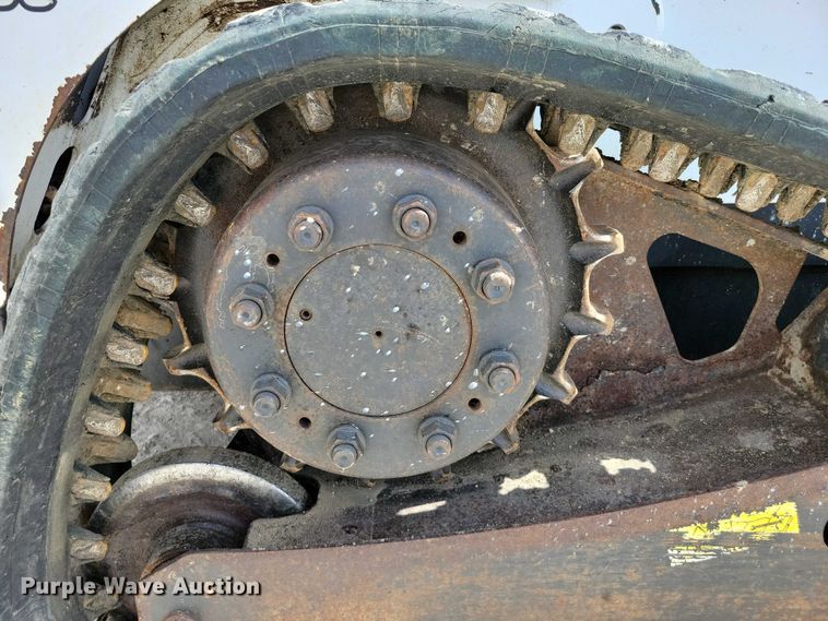 image for item EE0942 2014 Bobcat T650 tracked skid steer loader