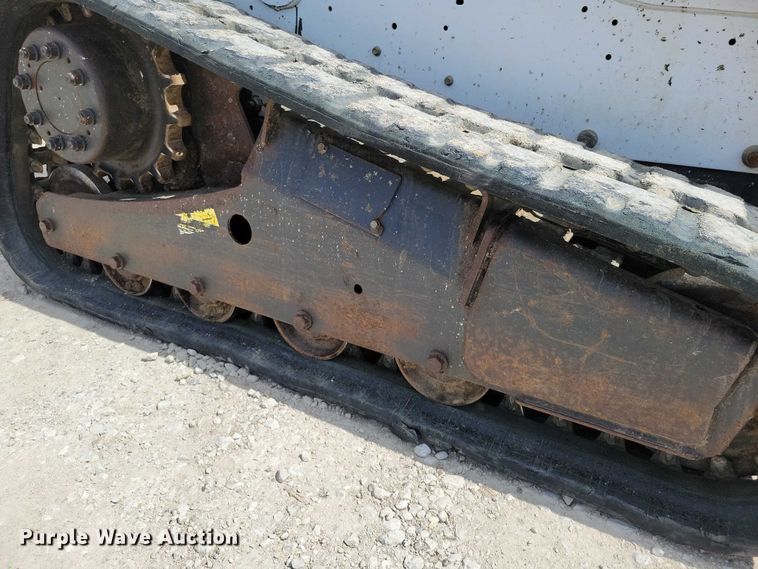 image for item EE0942 2014 Bobcat T650 tracked skid steer loader