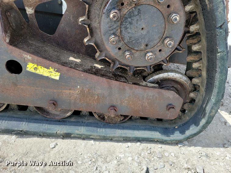 image for item EE0942 2014 Bobcat T650 tracked skid steer loader