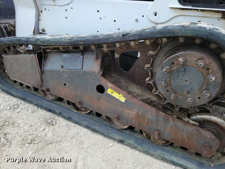 image for item EE0942 2014 Bobcat T650 tracked skid steer loader