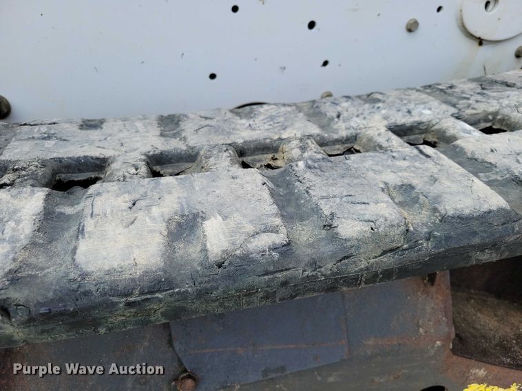 image for item EE0942 2014 Bobcat T650 tracked skid steer loader