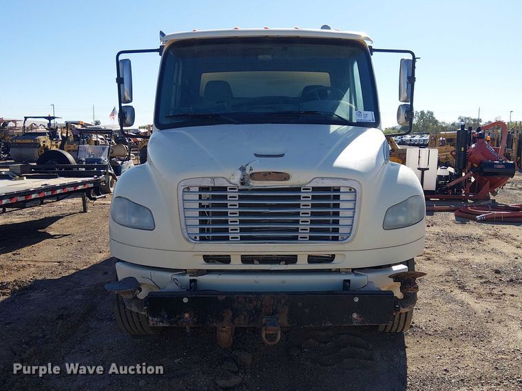 image for item EE5237 2006 Freightliner Business Class M2 water truck