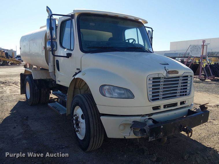 image for item EE5237 2006 Freightliner Business Class M2 water truck