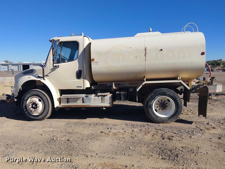 image for item EE5237 2006 Freightliner Business Class M2 water truck