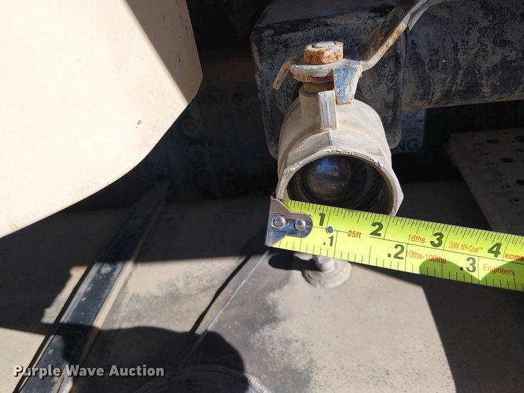 image for item EE5237 2006 Freightliner Business Class M2 water truck