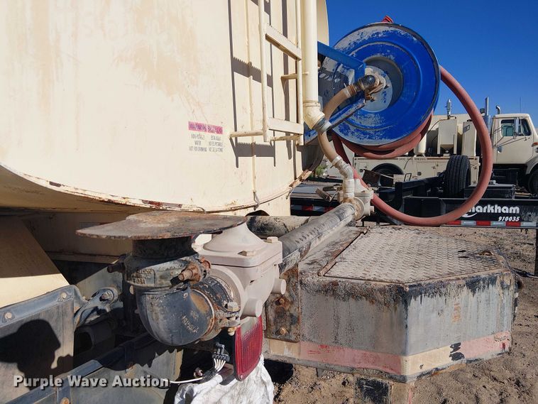 image for item EE5237 2006 Freightliner Business Class M2 water truck